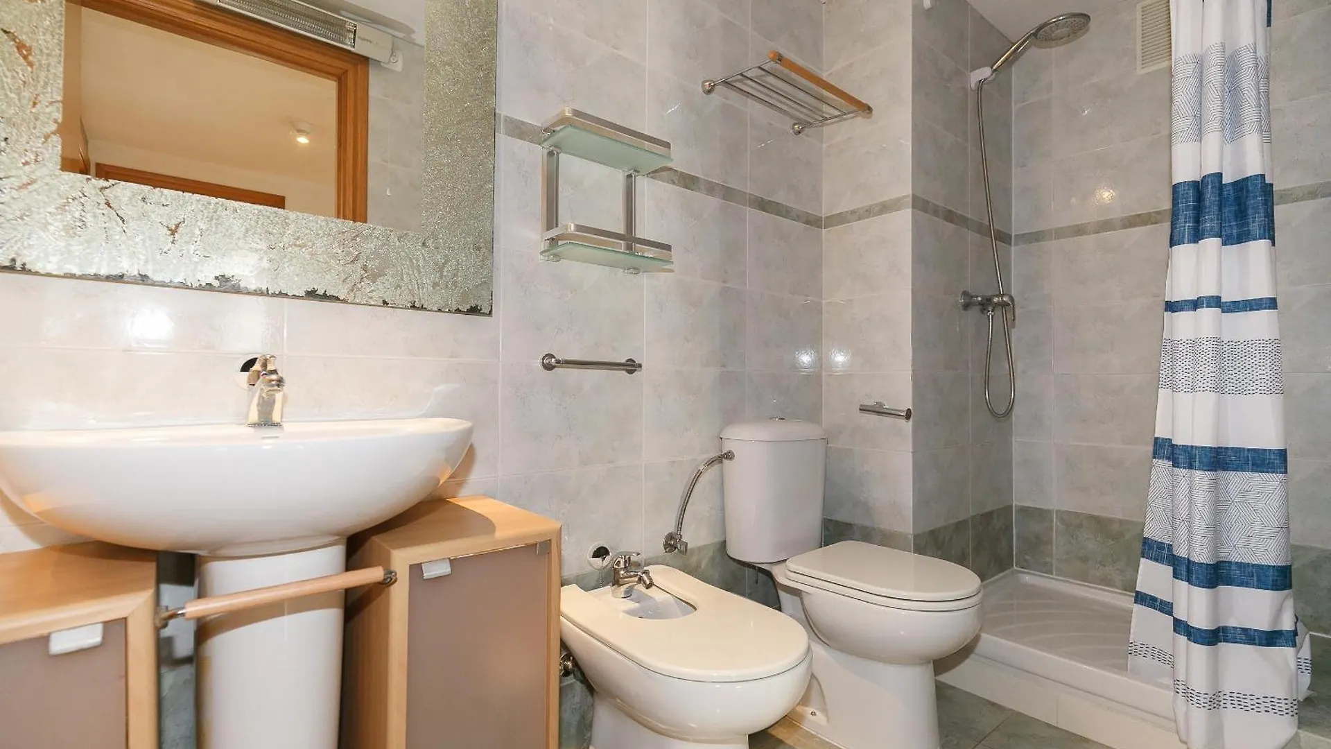 Uhc Golden Pineda Apartments La Pineda