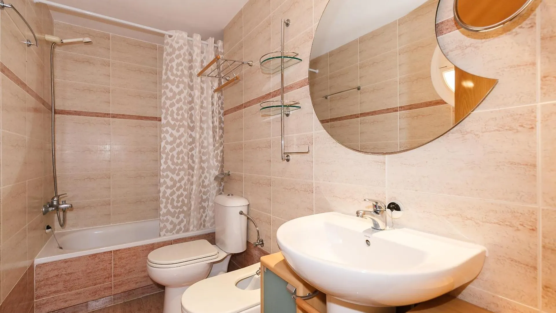 Uhc Golden Pineda Apartments La Pineda