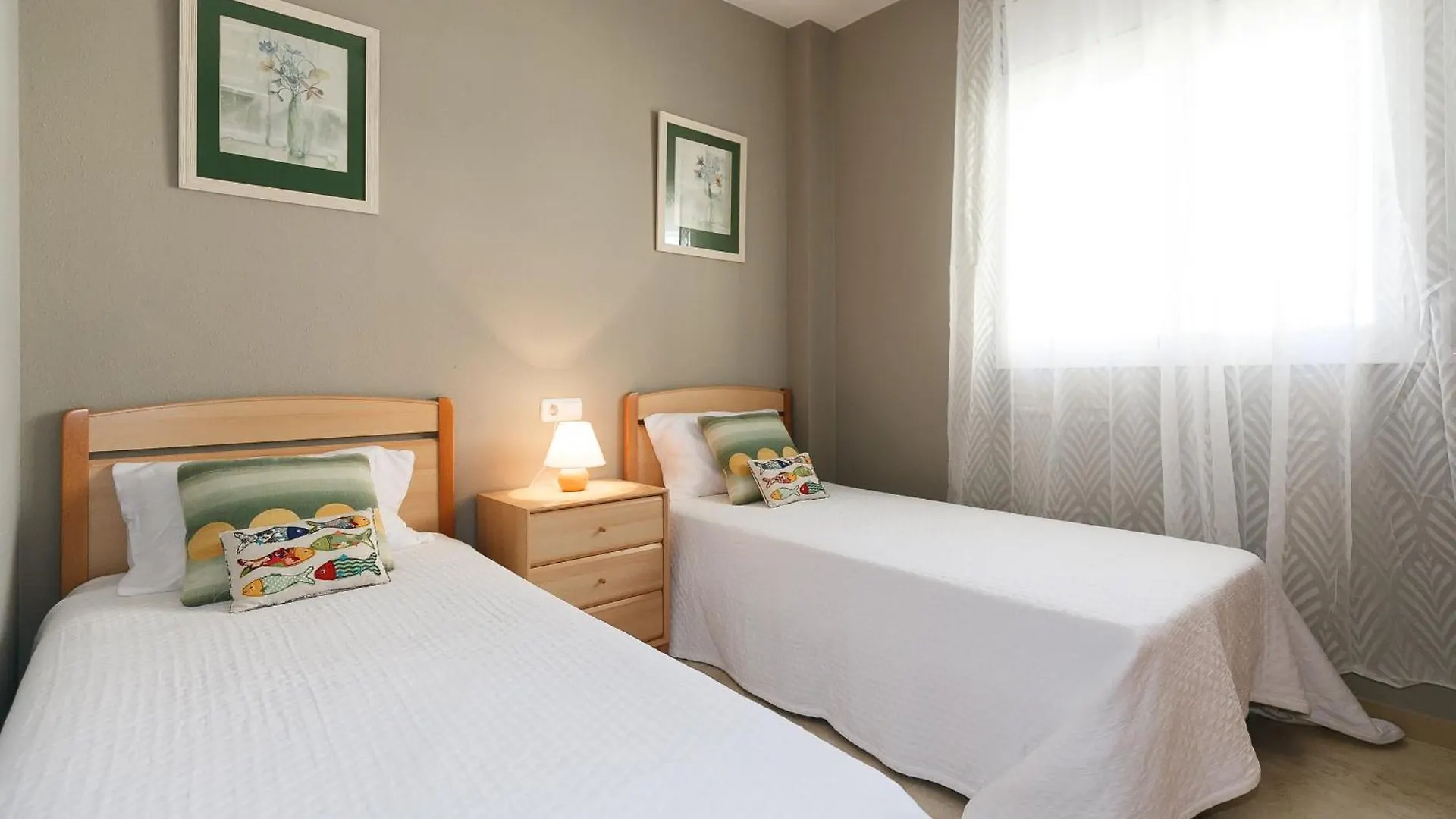 Uhc Golden Pineda Apartments La Pineda 0*,