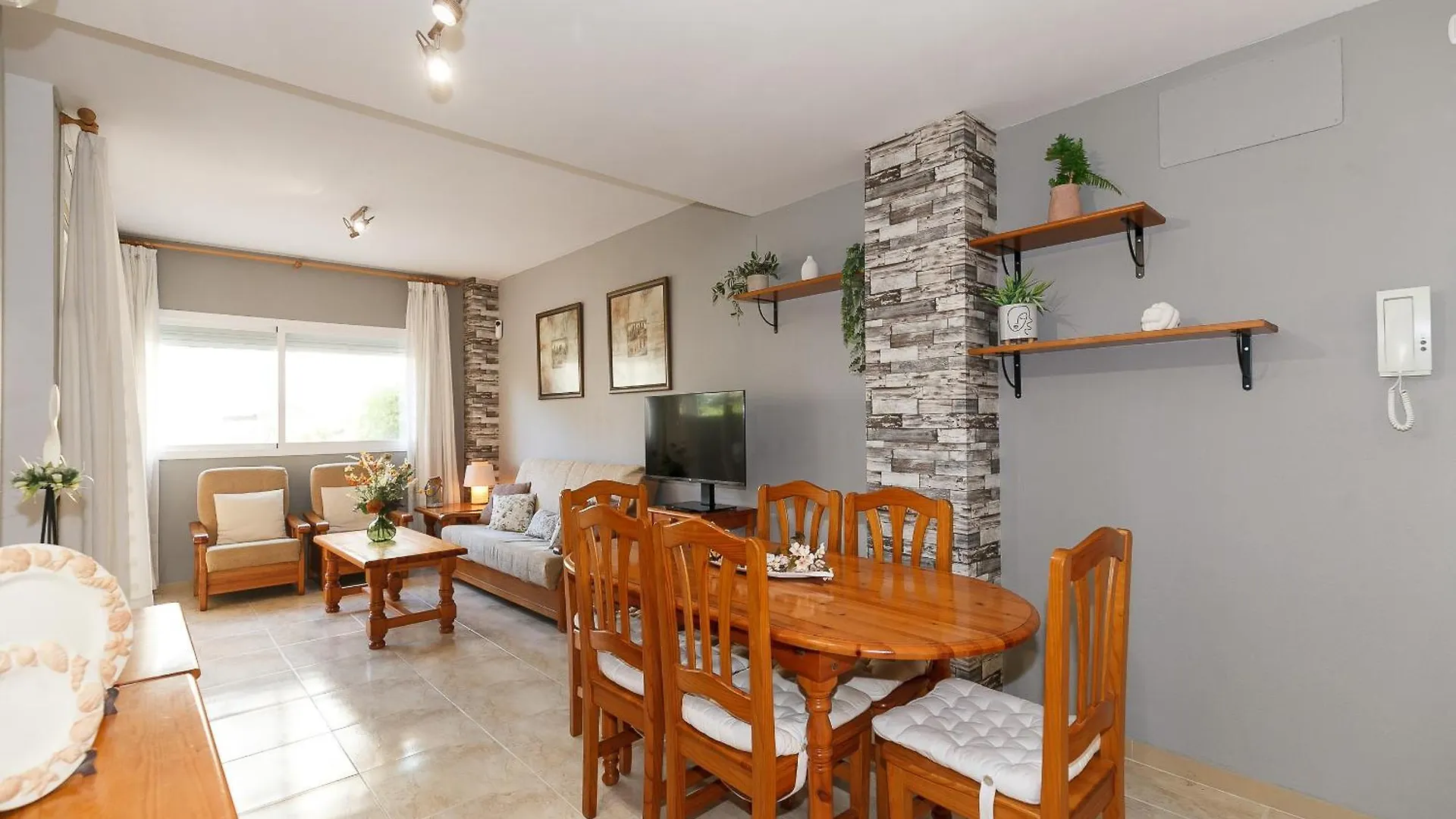 Uhc Golden Pineda Apartments La Pineda