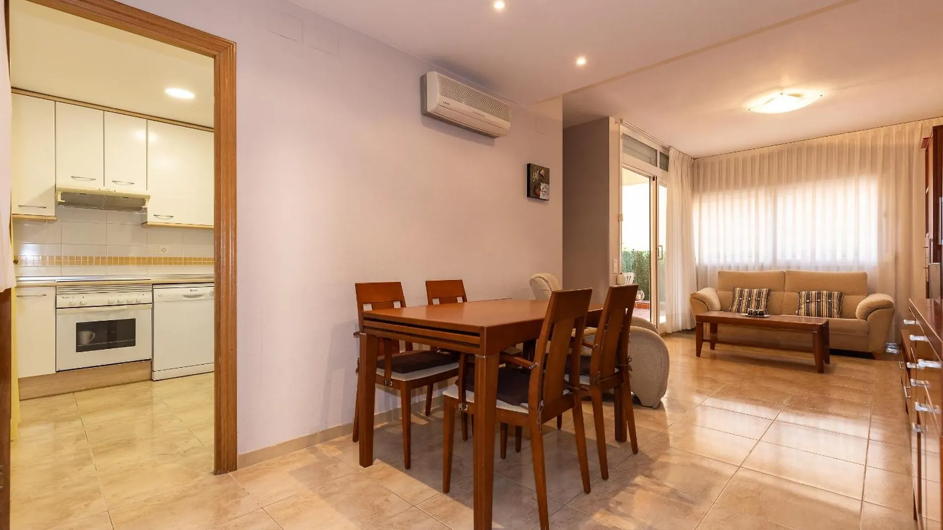 Uhc Golden Pineda Apartments La Pineda
