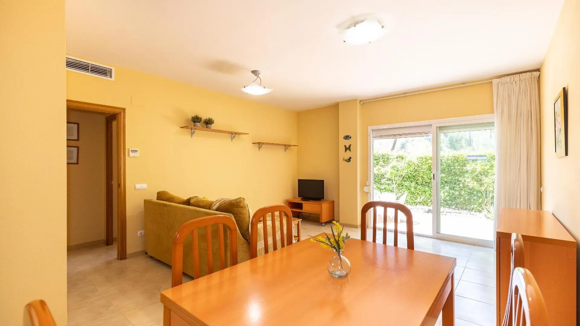 Uhc Golden Pineda Apartments La Pineda