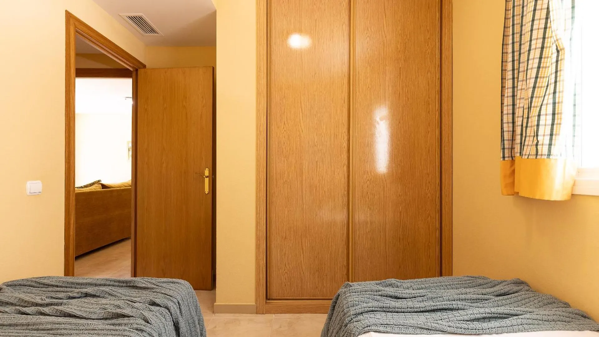 Uhc Golden Pineda Apartments La Pineda