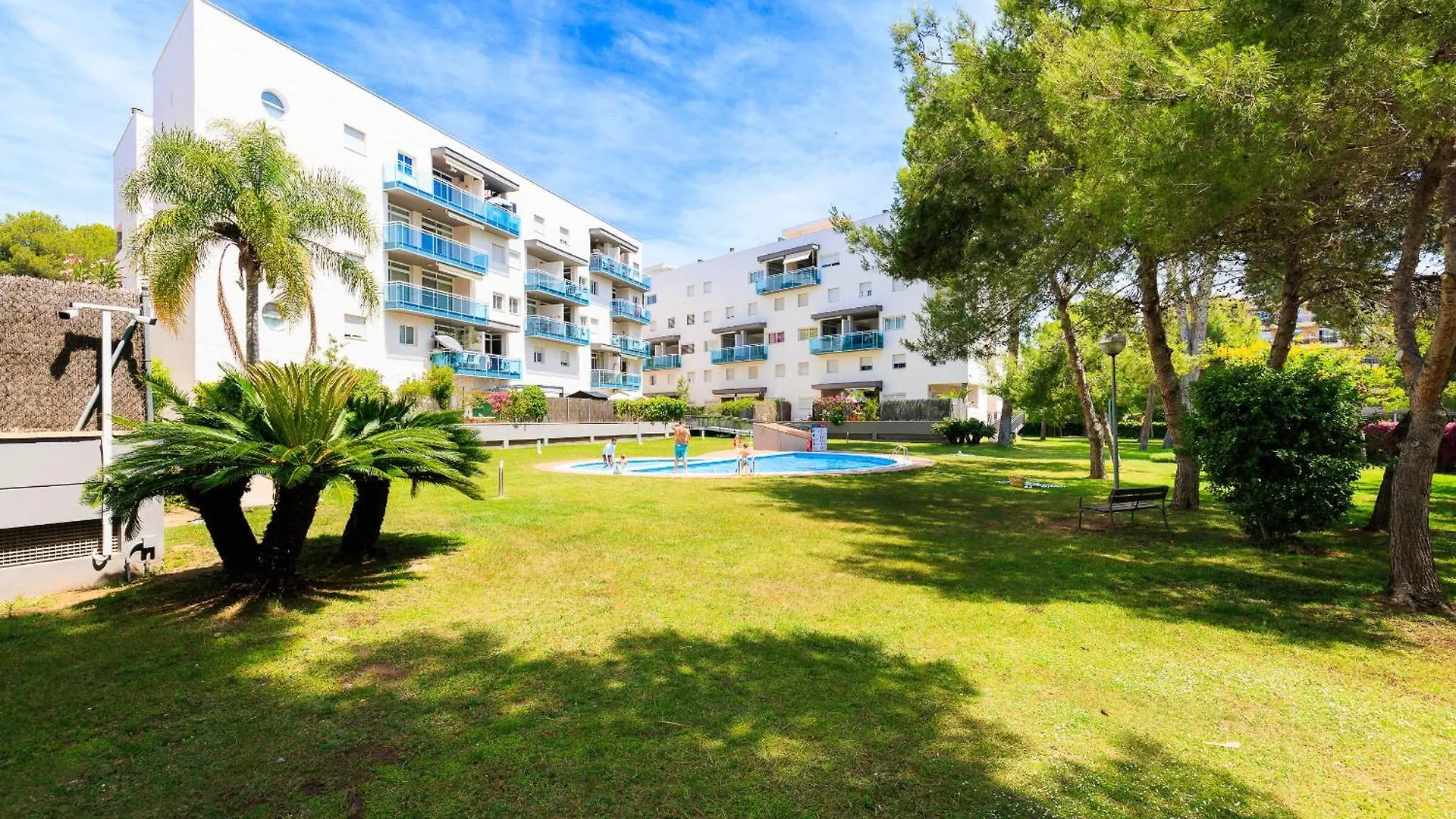 Uhc Golden Pineda Apartments La Pineda